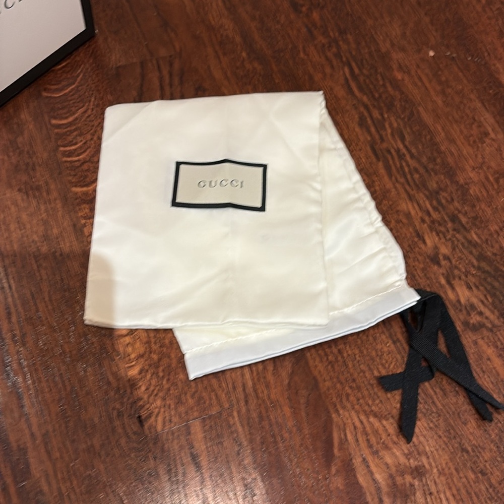 Gucci Black and White Shoe Box - Picture 3 of 3